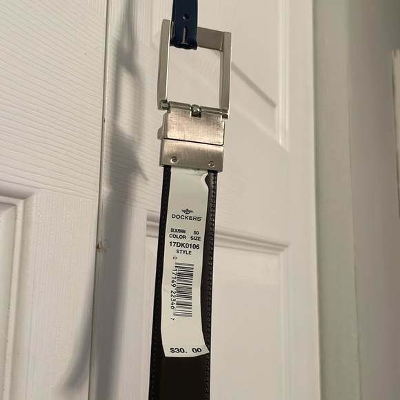 NWT DOCKERS Reversible Leather Belt Size 50 Black or Brown - Picture 3 of 11